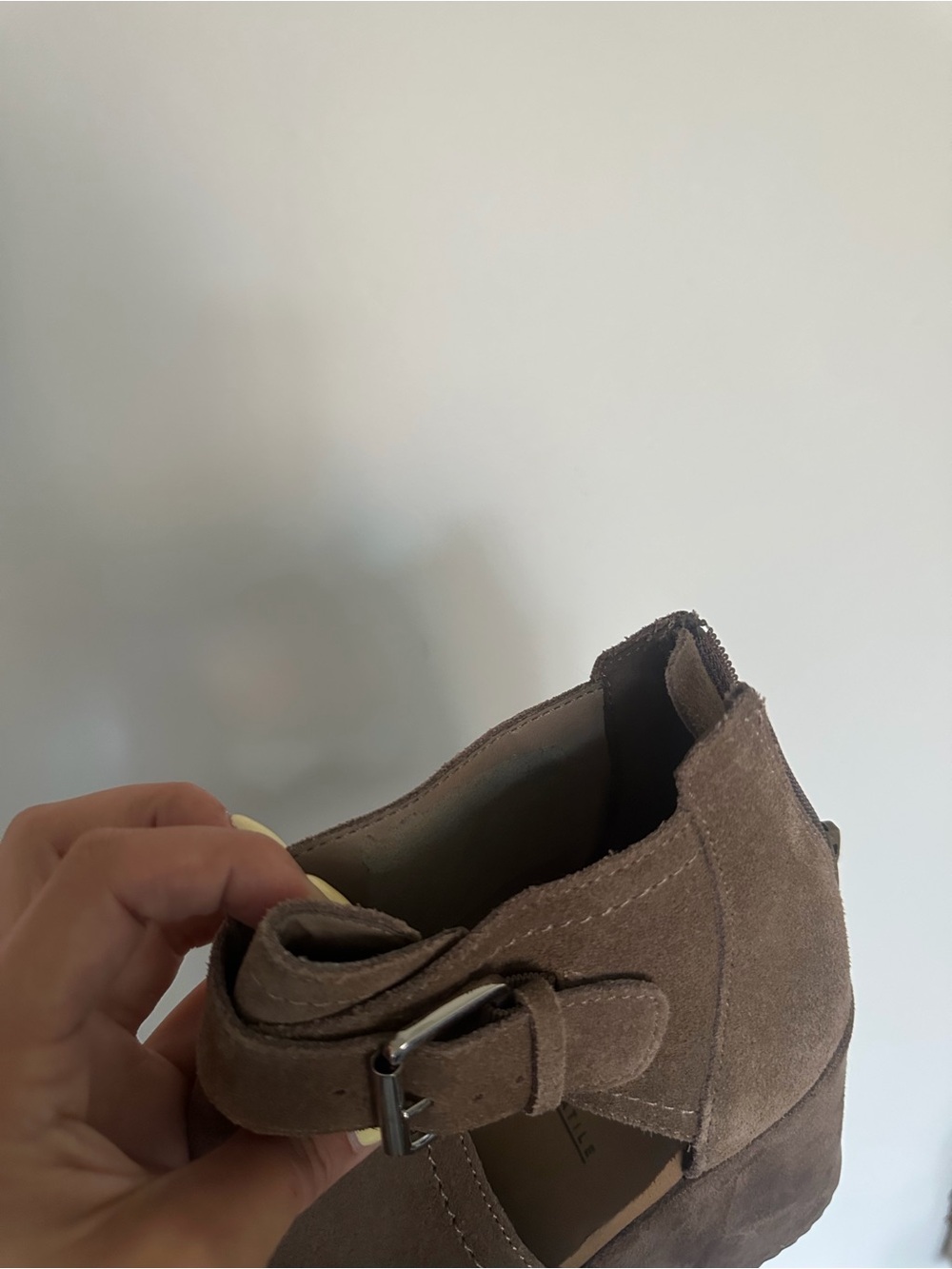 Volatile Taupe Suede Wedge Ankle Booties Size 7 - Picture 6 of 8